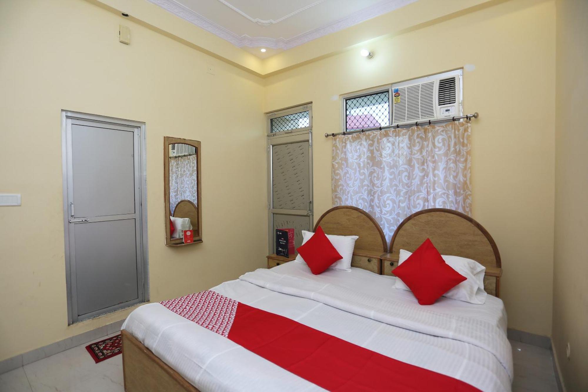 Collection O Sahani Guest House Rāmnagar Buitenkant foto